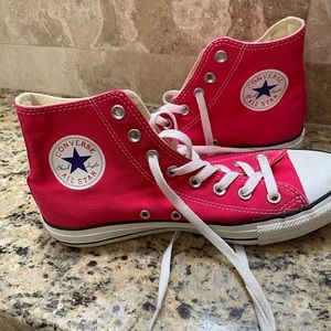 RED HIGH TOP CONVERSE